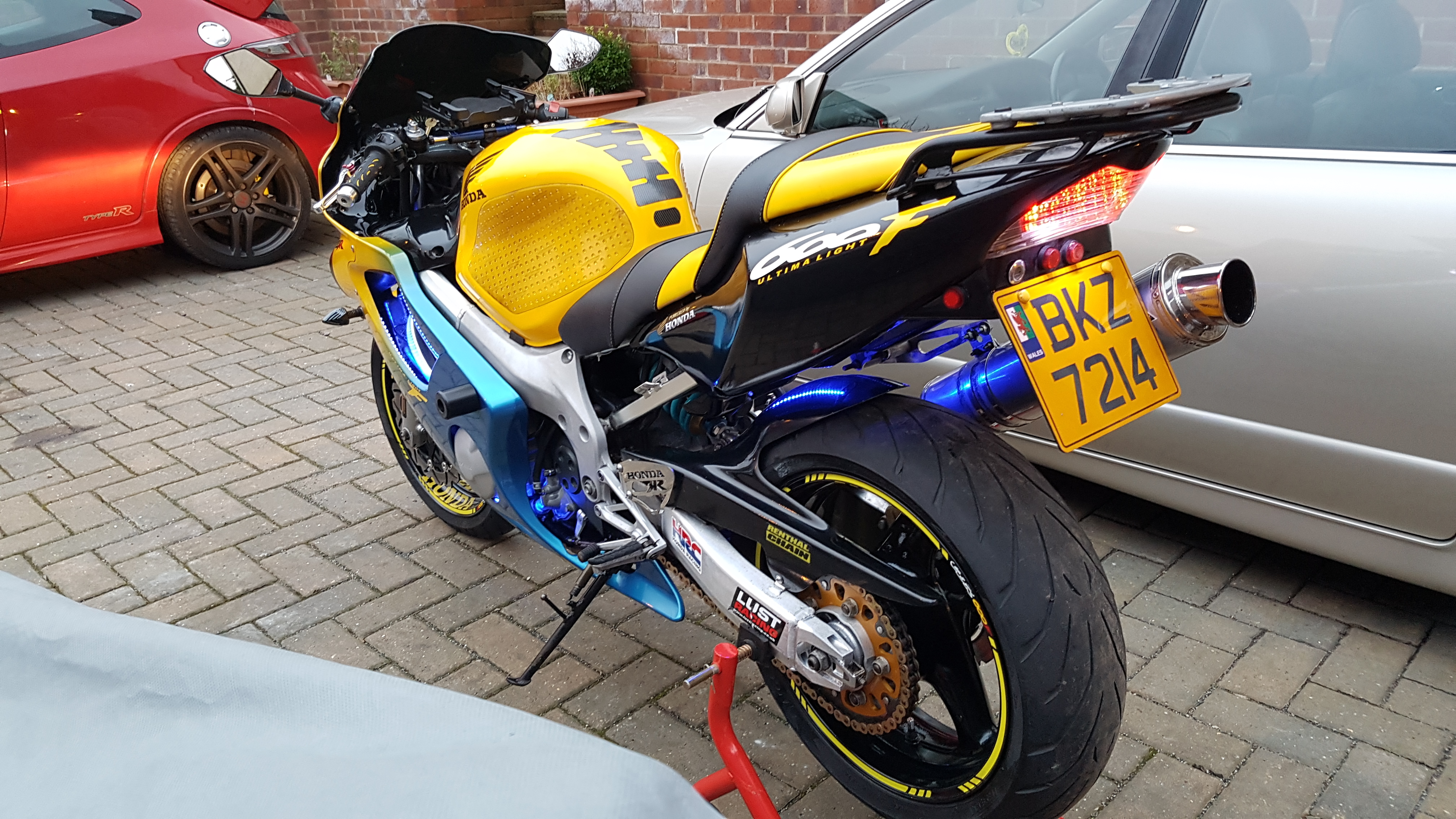 Подсветка CBR f4i